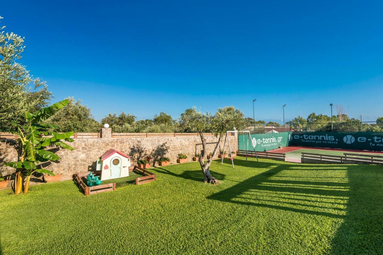 Villa Maxim With Private Pool & Tennis Court Halikounas Exteriör bild